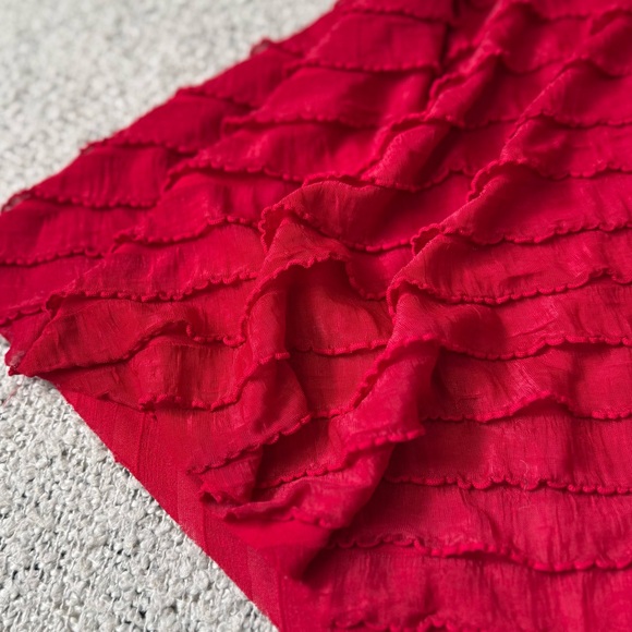 Lavish Red Ruffle Textured Top Size M - Picture 4 of 10